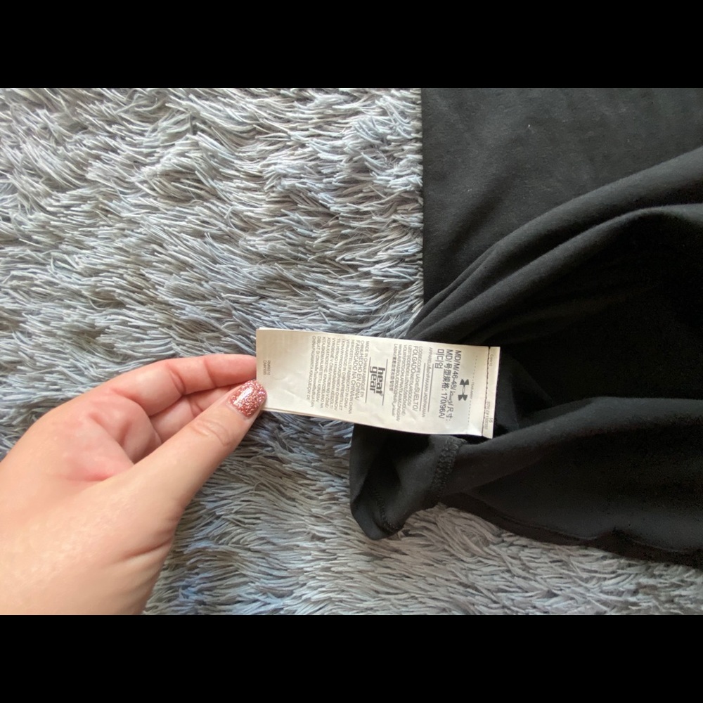 🖤NWOT Under Armour black classic logo tee Medium - Picture 4 of 5